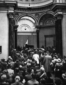 C Ulture Prints: National Gallery daytime concerts during WWII, 1939