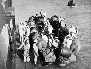 Manoeuvres Prints: Naval manouvres on the Thames