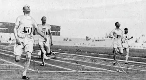 Medal Prints: Olympic 400m race finish 1924, Eric Liddell