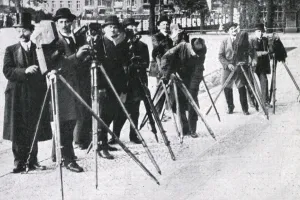 Balcony Prints: Paparazzi at the Berlin royal wedding, 1913