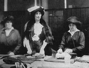 Helping Prints: Parcel Packing for Queen Alexandras Field Force Fund, WW1
