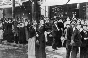 Parisians Prints: Parisians watch German aeroplane, WW1