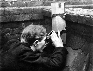Field Prints: A periscope field glasses and their use in observation
