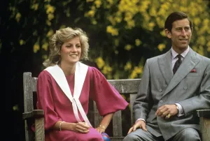 1985 Prints: Prince Charles and Princess Diana on a bench