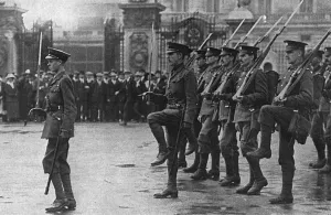 Images Dated 3rd August 2015: Prince of Wales with Grenadier Guards, WW1