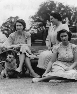 Corgi Prints: Princess Elizabeth & Princess Margaret with Queen Mother