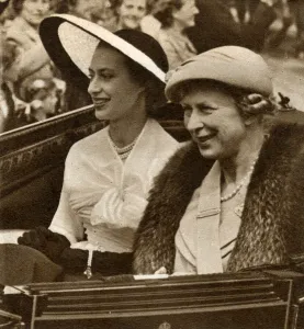 Procession Prints: Princess Margaret and Princess Royal at Ascot, 1952