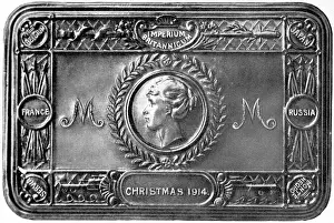 Gift Prints: Princess Marys Christmas gift to the soldiers and sailors: The lid of the brass tobacco box