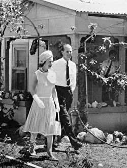 Tours Prints: Queen Elizabeth II - Royal Tour of Australia - Alice Springs