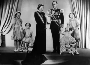 Dutch Prints: Queen Juliana of the Netherlands and children
