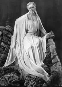 Pearls Prints: Queen Marie of Romania