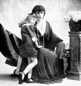 Shortly Prints: Queen Marie of Romania with her daughter Ileana