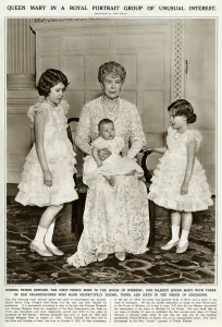 Infants Prints: Queen Mary with grandchildren