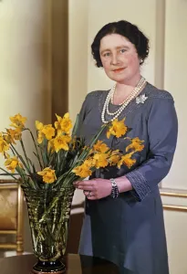 Forty Prints: Queen Mother arranging a vase of daffodils