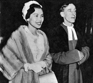 Smiling Prints: Queen Sirikit of Thailand at Westminster Abbey