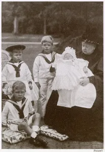 Group Prints: Queen Victoria with her four great-grandchildren 1900