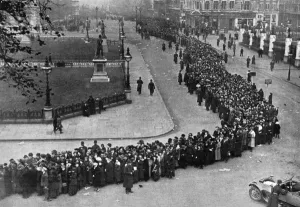 Queue Prints: Queue for Tomb of the Unknown Warrior, 1920