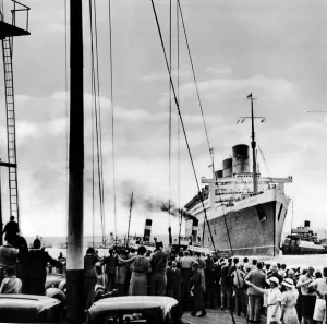 Atlantic Prints: R. M. S. Queen Mary Arriving at Southampton, 1936
