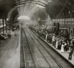 Paddington Prints: Railway strike 1911: Paddington Station