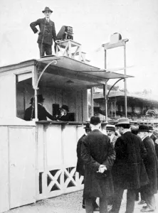 March Prints: Registering the finish of a horse race by photograph
