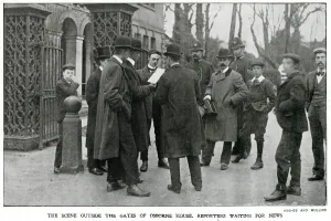 News Prints: Reporters waiting for news of Queen Victoria 1901