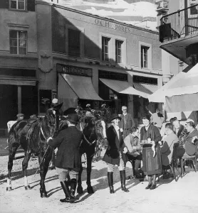 Shops Prints: Riders in St. Mortiz