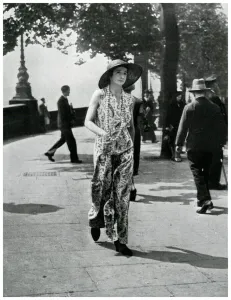 Beach Prints: Riviera fashion on the Victoria Embankment, London