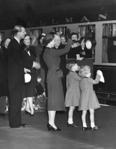 Anne Prints: Royal Family wave off Queen Mother at Waterloo