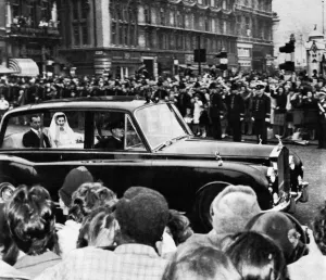 Ogilvy Prints: Royal Wedding 1963 - bride arrives at the Abbey