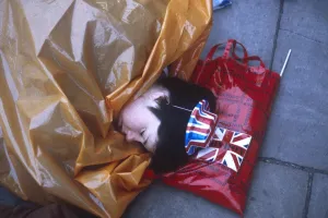 Pavement Prints: Royal Wedding 1986 - sleeping spectator