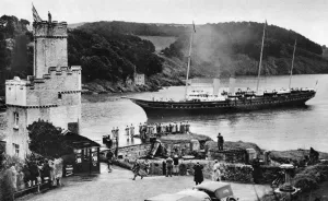 Dartmouth Prints: Royal Yacht Victoria and Albert arriving at Dartmouth, 1939