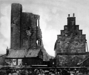 Castle Prints: Scarborough Castle, damaged by German shells