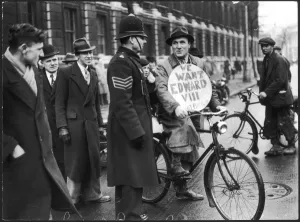 Prime Prints: A scene in Downing Street during the Abdication crisis