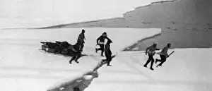 Antarctic Prints: Scott Polar Expedition 1910 - 1912 - pulling sledge over ice
