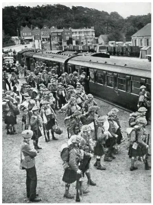 Forces Prints: Scottish soldiers leaving for war in France, Sept 1939