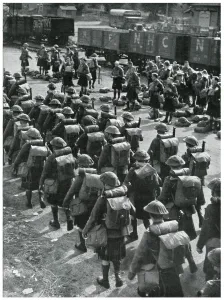 Military Prints: Scottish soldiers preparing to journey to France, Sept 1939