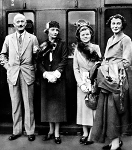 1971 Prints: Sir Hughe Knatchbull-Hugessen and his family, c. 1937