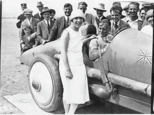 Dorothy Prints: Sir Malcolm and Lady Dorothy Evelyn Campbell, Pendine Sands