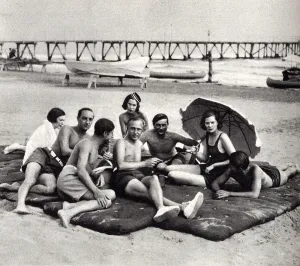 Venetian Prints: Society basking on the Lido sands