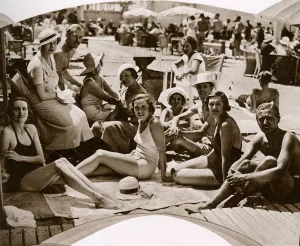Dec18 Prints: Society on the beach at Biarritz