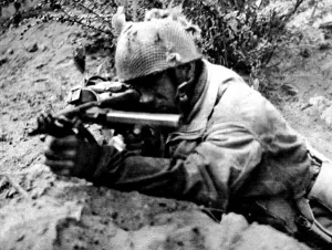 Route Prints: Soldier of the British First Airborne in action in Arnhem; S