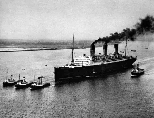 Liner Prints: SS Berengaria leaving Southampton for Jarrow, 1938