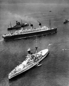 Liner Prints: SS Berengaria Passing Spithead, 1935