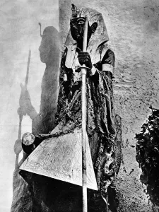 Size Prints: Statue of Tutankhamen