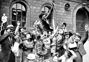 Lucien Prints: Students celebrating the winner of the Prix de Rome, Paris