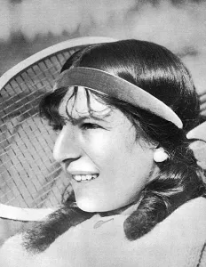 Sportswomen Prints: Suzanne Lenglen aged 15