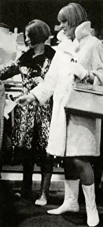 Shopping Prints: Sybil Zelker with her daugther Elizabeth - English designer