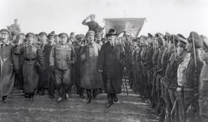 1919 Prints: Trotsky with his Troops