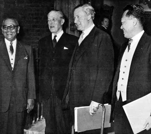 Steps Prints: Tunku Abdul Rahman, Harold Macmillan, Duncan Sandys and Lee