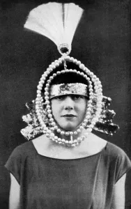 Tutankhamen Prints: Tutankhamen inspired head dresses